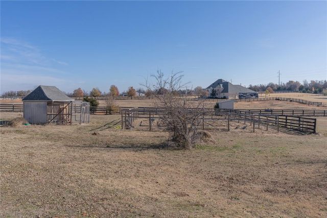 10800 Sorentino Drive, Arcadia, OK 73007