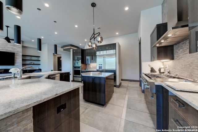 42 Via Aragon, San Antonio, TX 78257