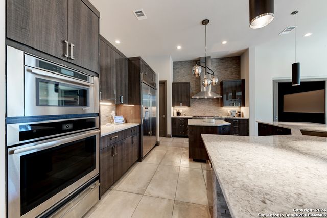 42 Via Aragon, San Antonio, TX 78257