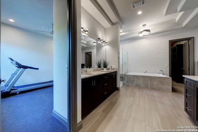 42 Via Aragon, San Antonio, TX 78257