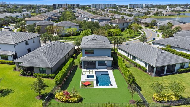 4688 E Pinehurst Trl Trail E, Oakland Park, FL 33309