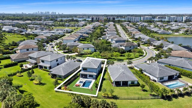 4688 E Pinehurst Trl Trail E, Oakland Park, FL 33309