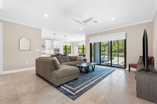 4688 E Pinehurst Trl Trail E, Oakland Park, FL 33309