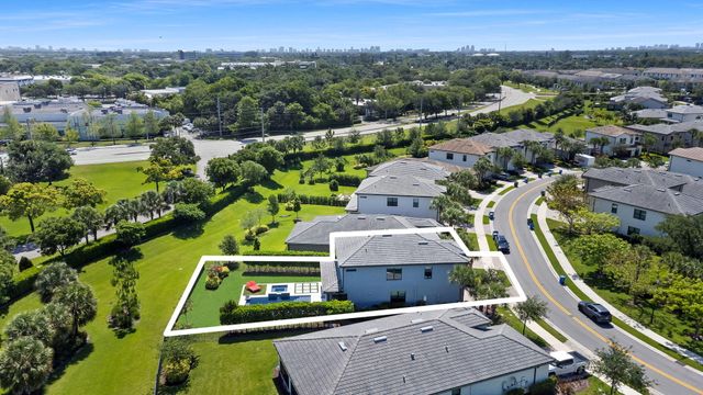 4688 E Pinehurst Trl Trail E, Oakland Park, FL 33309