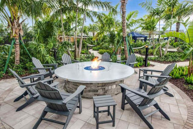 4688 E Pinehurst Trl Trail E, Oakland Park, FL 33309