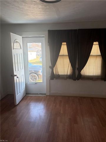 303 Diamond AVE, Chesapeake, VA 23323