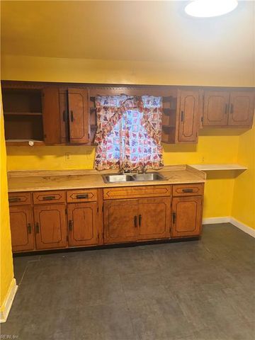 303 Diamond AVE, Chesapeake, VA 23323