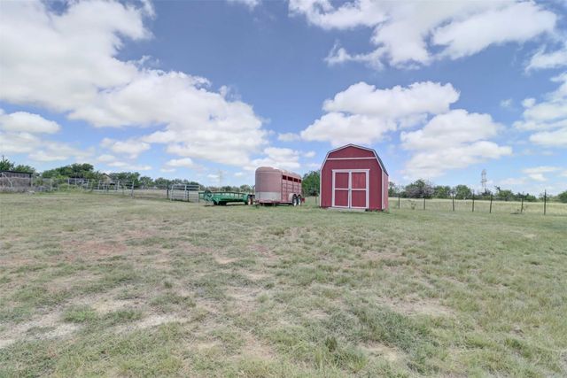 628 County Road 903, Cleburne, TX 76033
