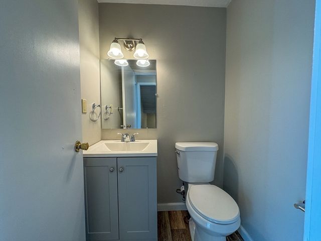 3 Lydon Ln A1, Halifax, MA 02338