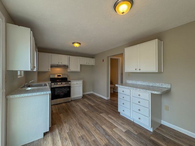 3 Lydon Ln A1, Halifax, MA 02338