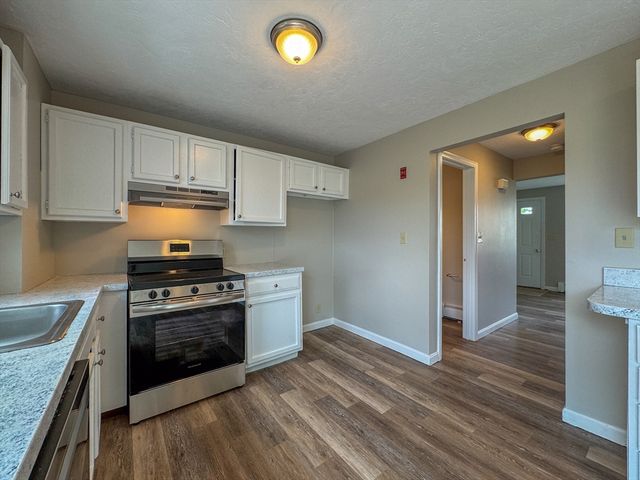3 Lydon Ln A1, Halifax, MA 02338