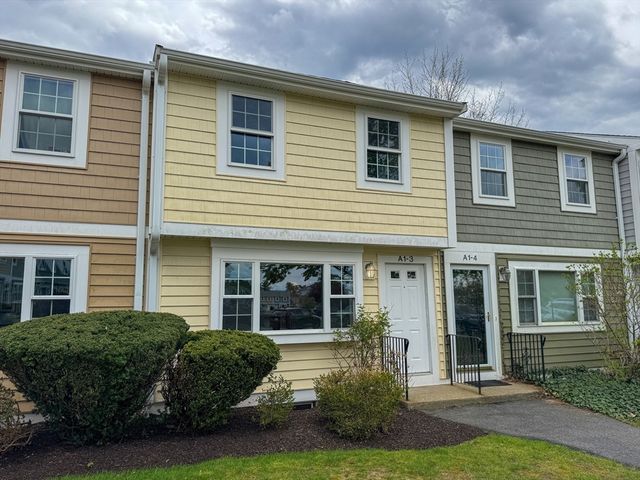 3 Lydon Ln A1, Halifax, MA 02338