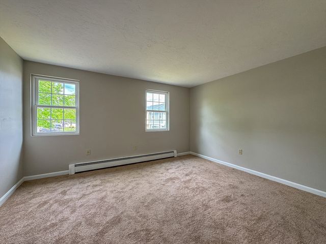 3 Lydon Ln A1, Halifax, MA 02338