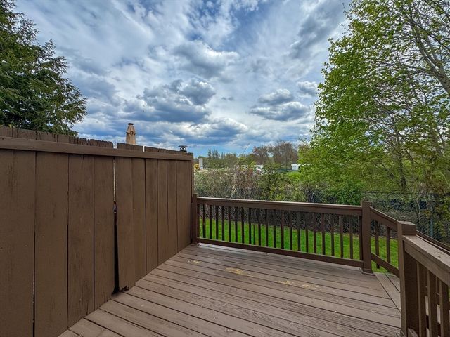 3 Lydon Ln A1, Halifax, MA 02338