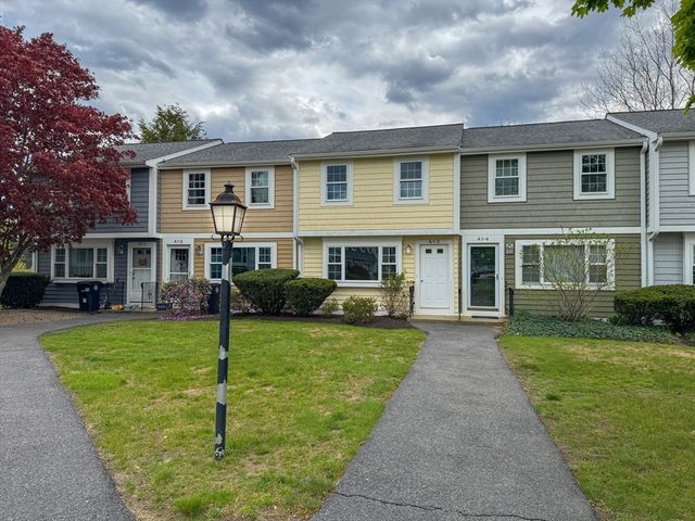 3 Lydon Ln A1, Halifax, MA 02338