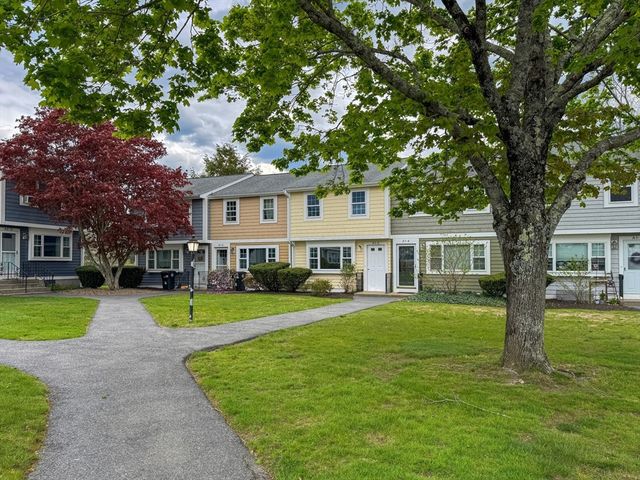 3 Lydon Ln A1, Halifax, MA 02338