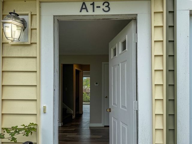 3 Lydon Ln A1, Halifax, MA 02338