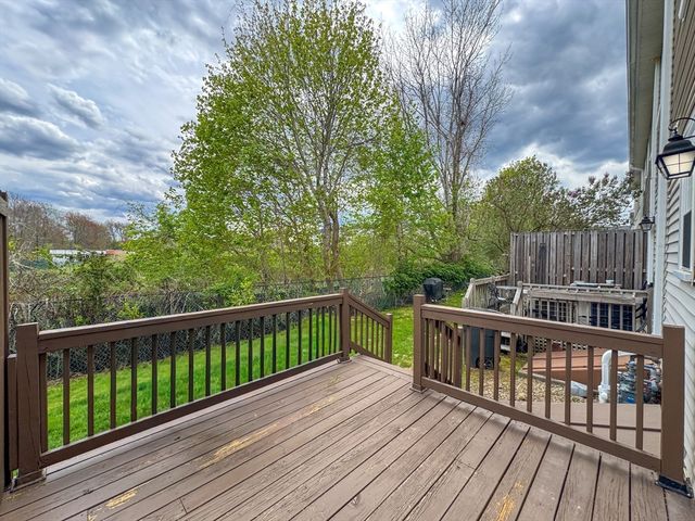 3 Lydon Ln A1, Halifax, MA 02338
