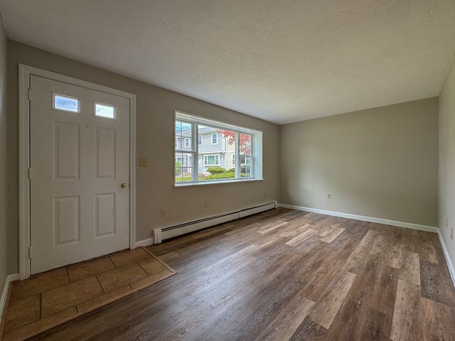 3 Lydon Ln A1, Halifax, MA 02338