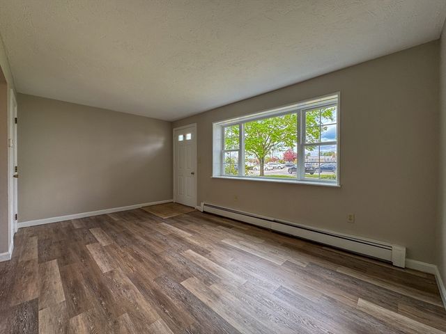 3 Lydon Ln A1, Halifax, MA 02338