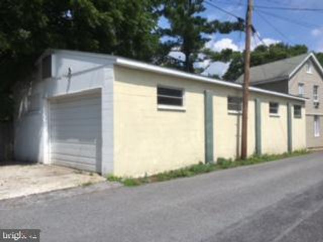 376 LINCOLN WAY E, Chambersburg, PA 17201
