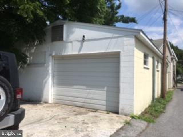 376 LINCOLN WAY E, Chambersburg, PA 17201