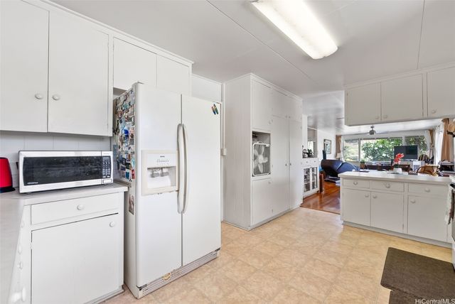 306 Moomuku Place, Honolulu, HI 96821