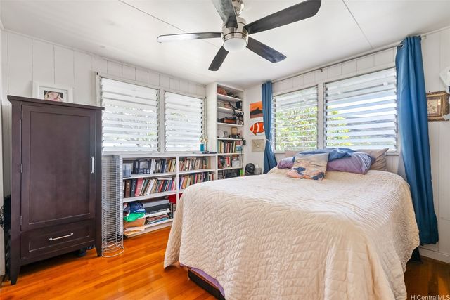 306 Moomuku Place, Honolulu, HI 96821
