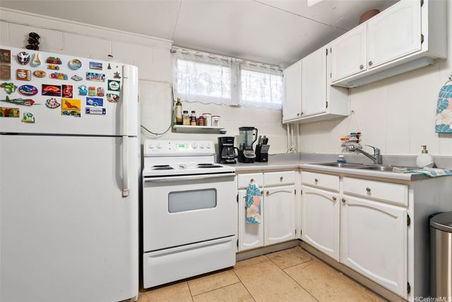 306 Moomuku Place, Honolulu, HI 96821