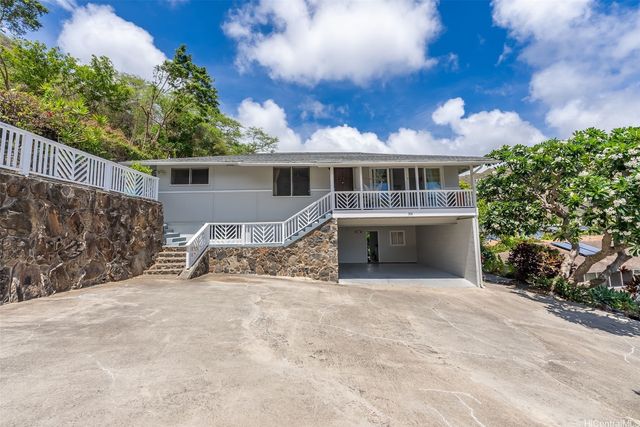 306 Moomuku Place, Honolulu, HI 96821