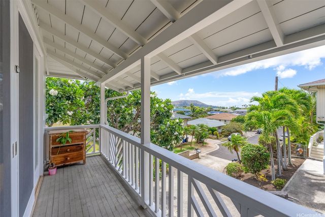 306 Moomuku Place, Honolulu, HI 96821