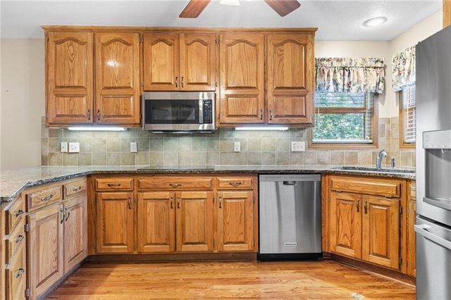 22808 E 28th Street Court, Blue Springs, MO 64015