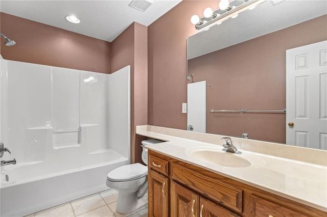 22808 E 28th Street Court, Blue Springs, MO 64015