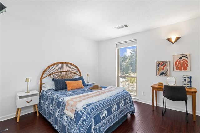 1127 Riverbend Club SE Drive, Atlanta, GA 30339