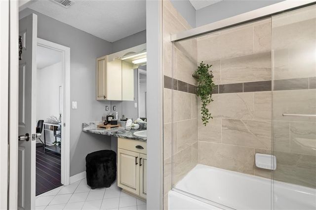 1127 Riverbend Club SE Drive, Atlanta, GA 30339