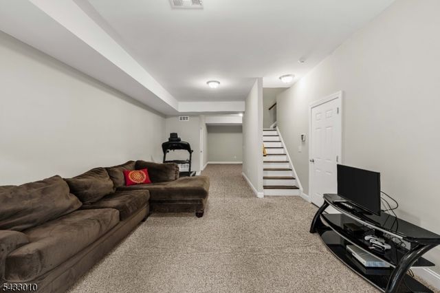 637 Mountain Ave, Berkeley Heights Twp., NJ 07922