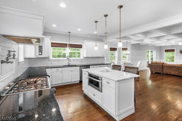 637 Mountain Ave, Berkeley Heights Twp., NJ 07922