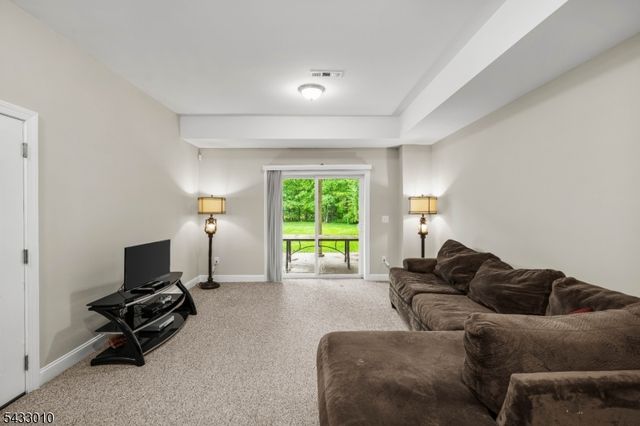 637 Mountain Ave, Berkeley Heights Twp., NJ 07922
