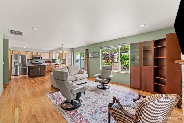 14034 SE 237th Place, Kent, WA 98042