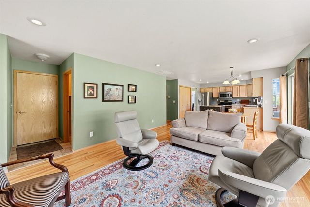 14034 SE 237th Place, Kent, WA 98042