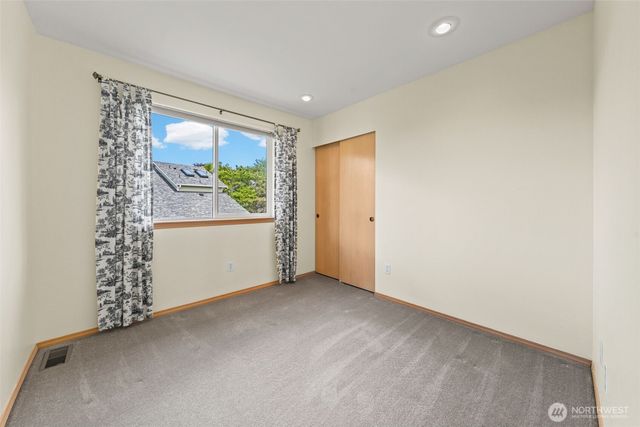 14034 SE 237th Place, Kent, WA 98042