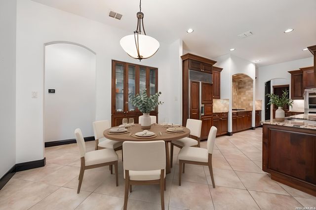 2 SAXBY GLN, San Antonio, TX 78257
