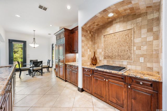 2 SAXBY GLN, San Antonio, TX 78257
