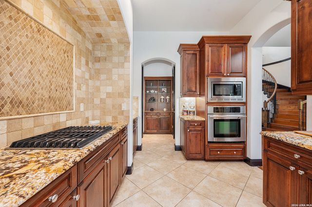 2 SAXBY GLN, San Antonio, TX 78257