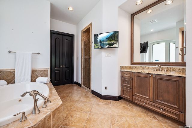 2 SAXBY GLN, San Antonio, TX 78257