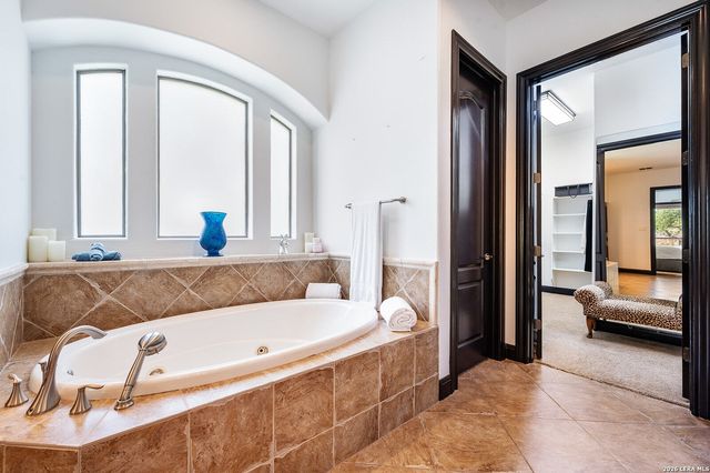 2 SAXBY GLN, San Antonio, TX 78257