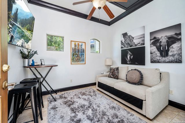 2 SAXBY GLN, San Antonio, TX 78257