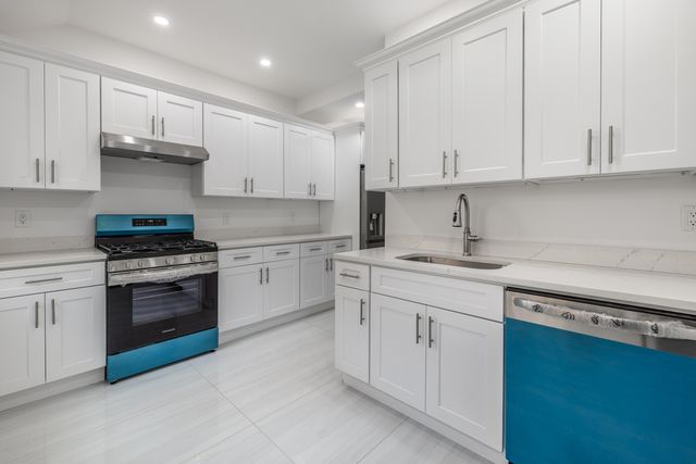 400 East Avenue, Bridgeport, CT 06610