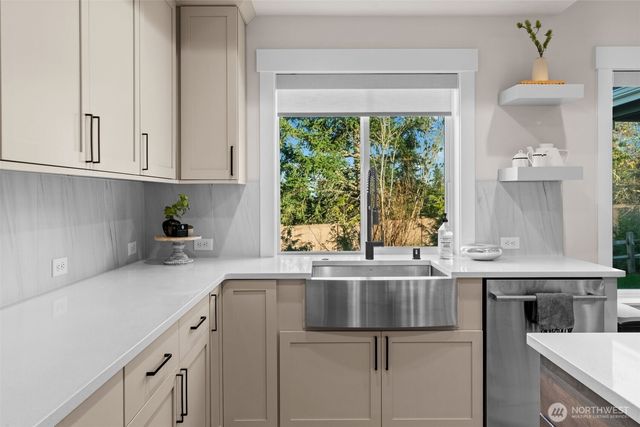 7537 Sandin Lane, Gig Harbor, WA 98335