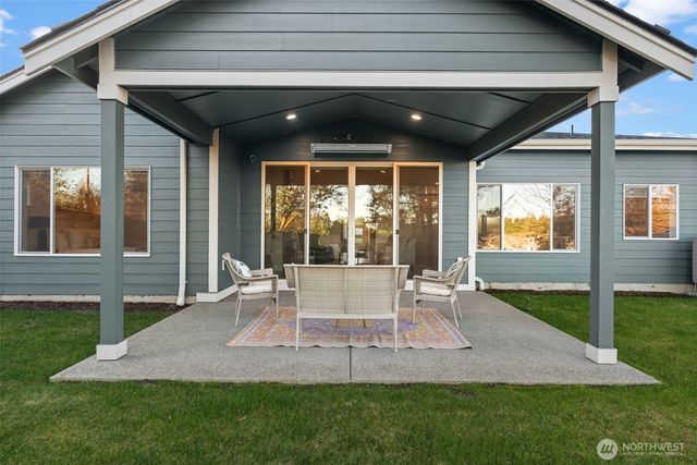 7537 Sandin Lane, Gig Harbor, WA 98335